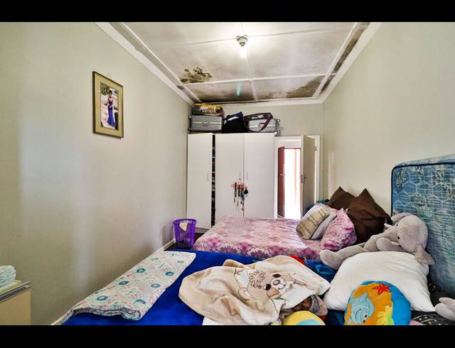 2 BEDROOM APARTMENT FOR SALE IN GQEBERHA CENTRAL